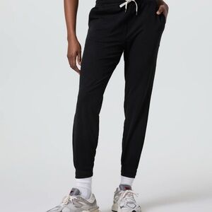 Vuori Black Performance Joggers Size Small